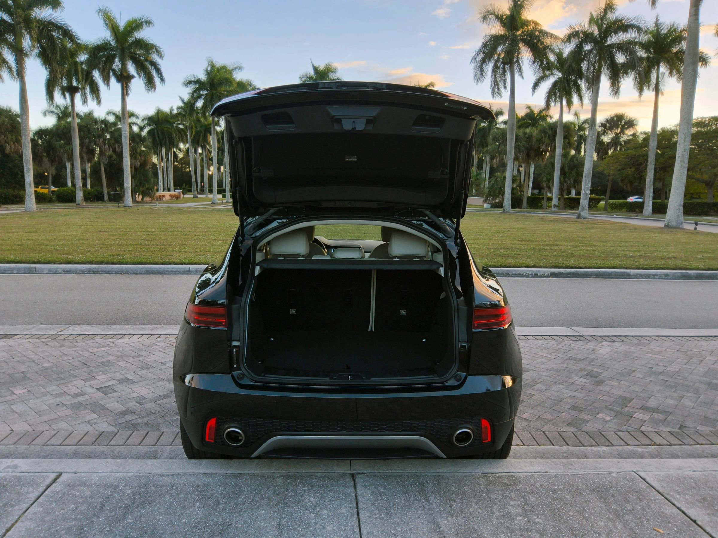 Used 2018 Jaguar E-PACE S image 38