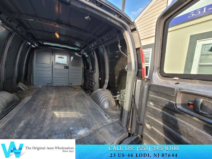 Used 2010 Chevrolet Express 2500 image 14