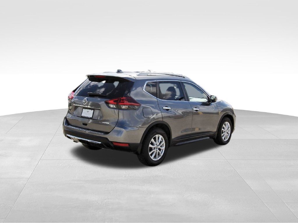 Used 2020 Nissan Rogue S w/ Special Edition Package FWD image 4