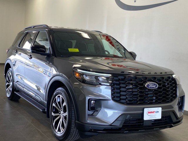 Used 2025 Ford Explorer ST-Line AWD/4WD image 2