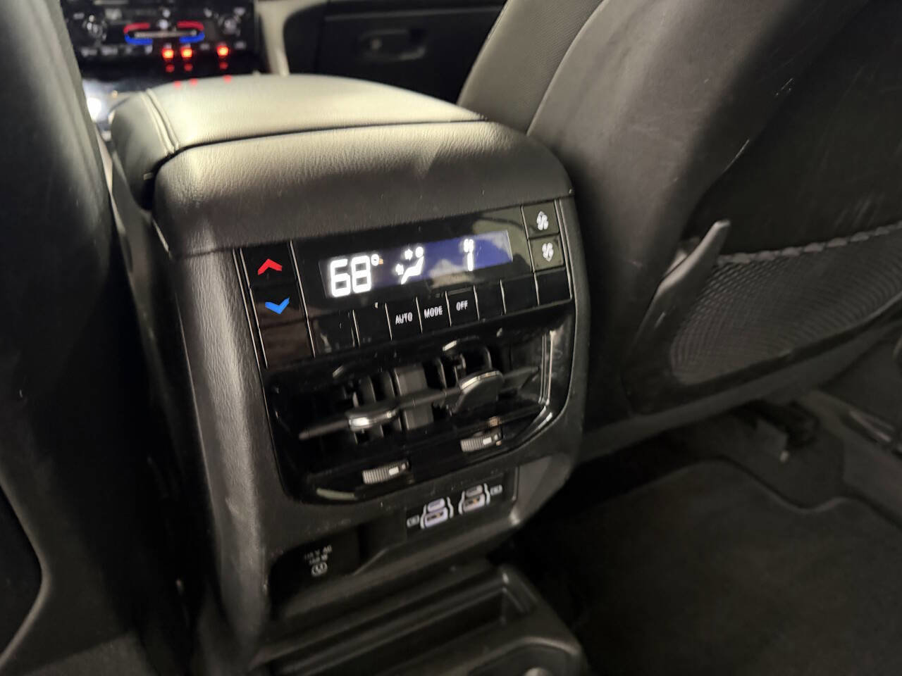 Used 2023 Jeep Grand Cherokee L Laredo AWD/4WD image 36