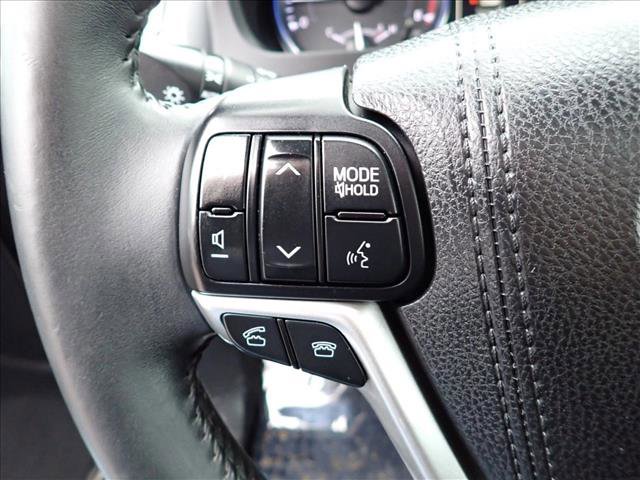 Used 2016 Toyota Highlander XLE image 17