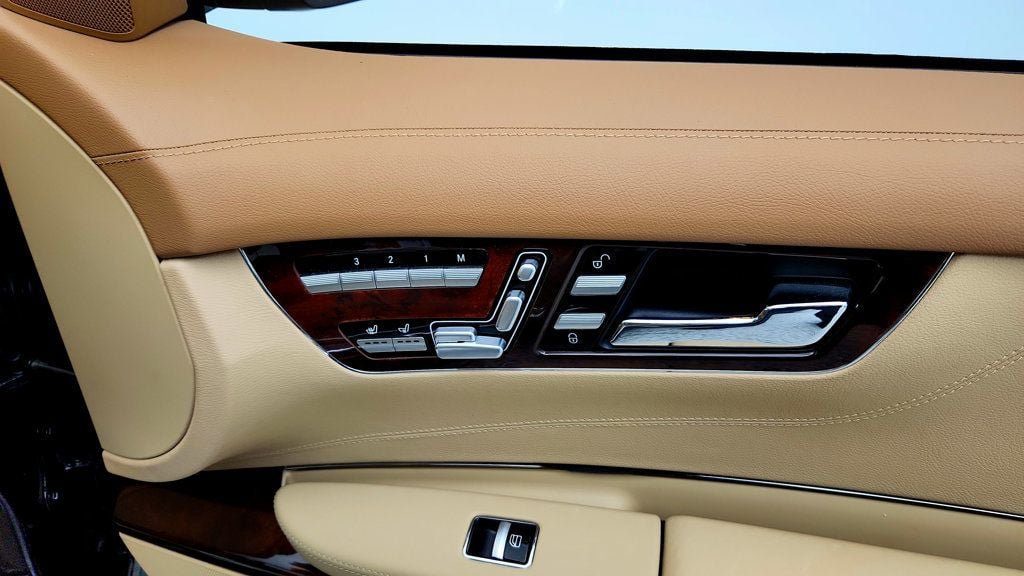 Used 2010 Mercedes-Benz CL 550 4MATIC image 26