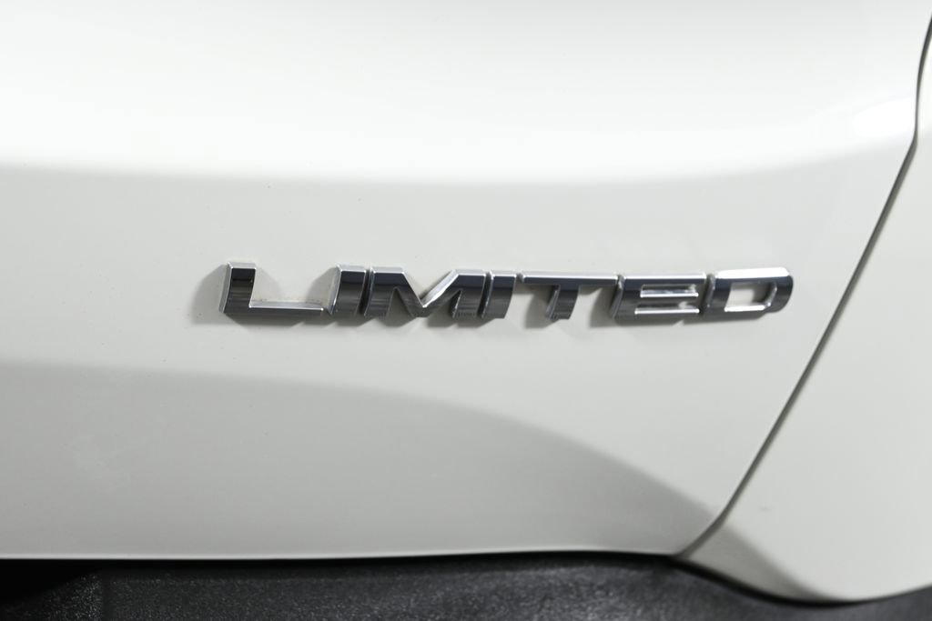 Used 2022 Jeep Renegade Limited w/ Sun, Sound & Wheels Group image 37