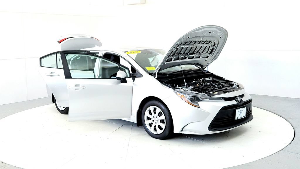 Used 2023 Toyota Corolla LE FWD image 12