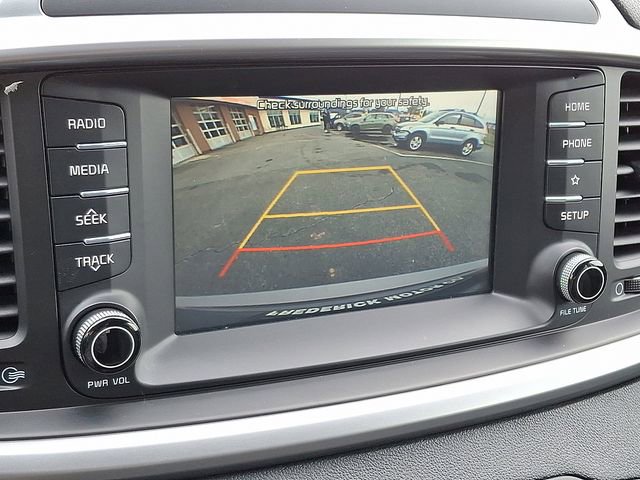 Used 2020 Kia Sorento LX image 17