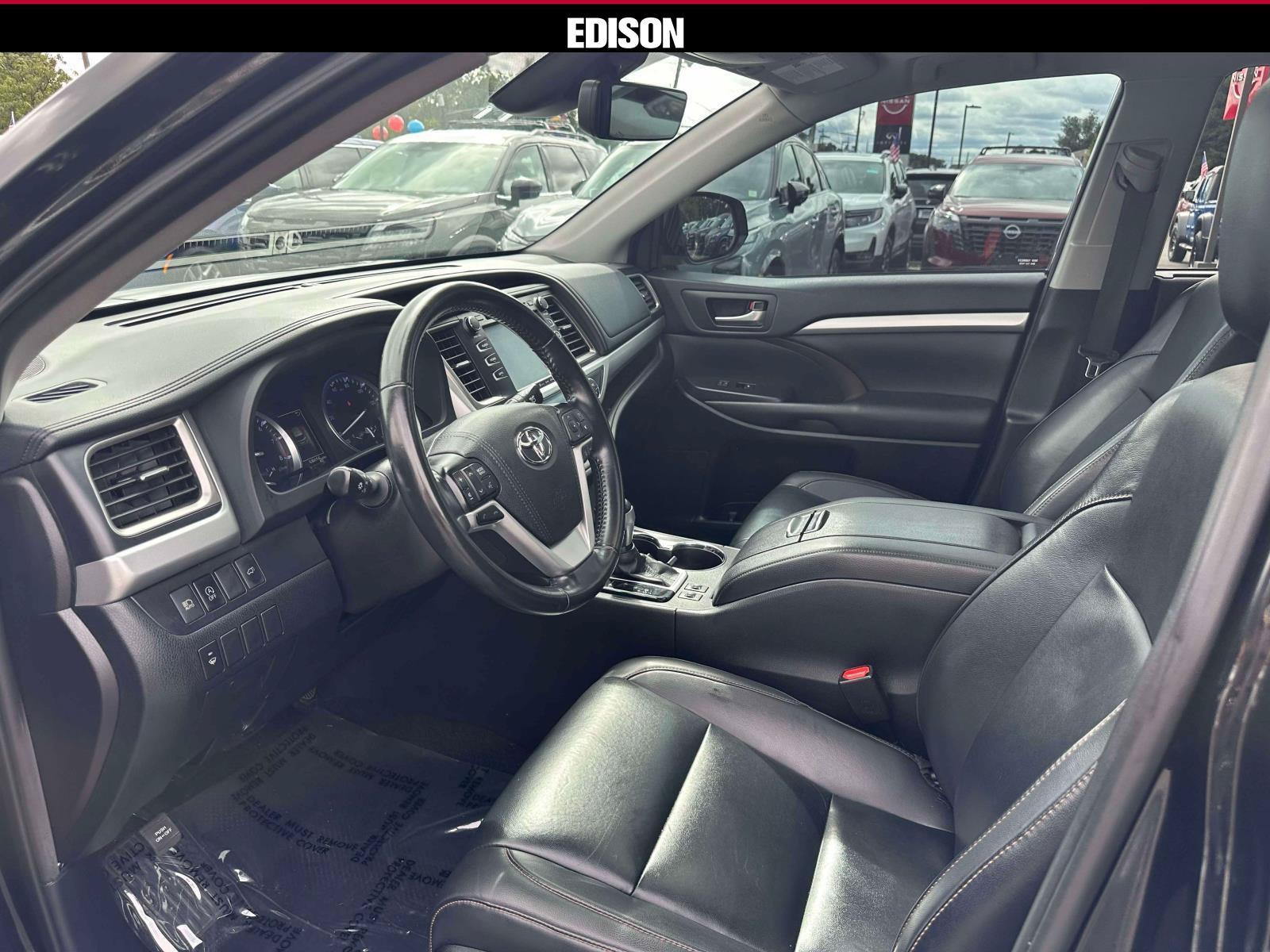 Used 2019 Toyota Highlander XLE w/ Protection Package #3 AWD/4WD image 15