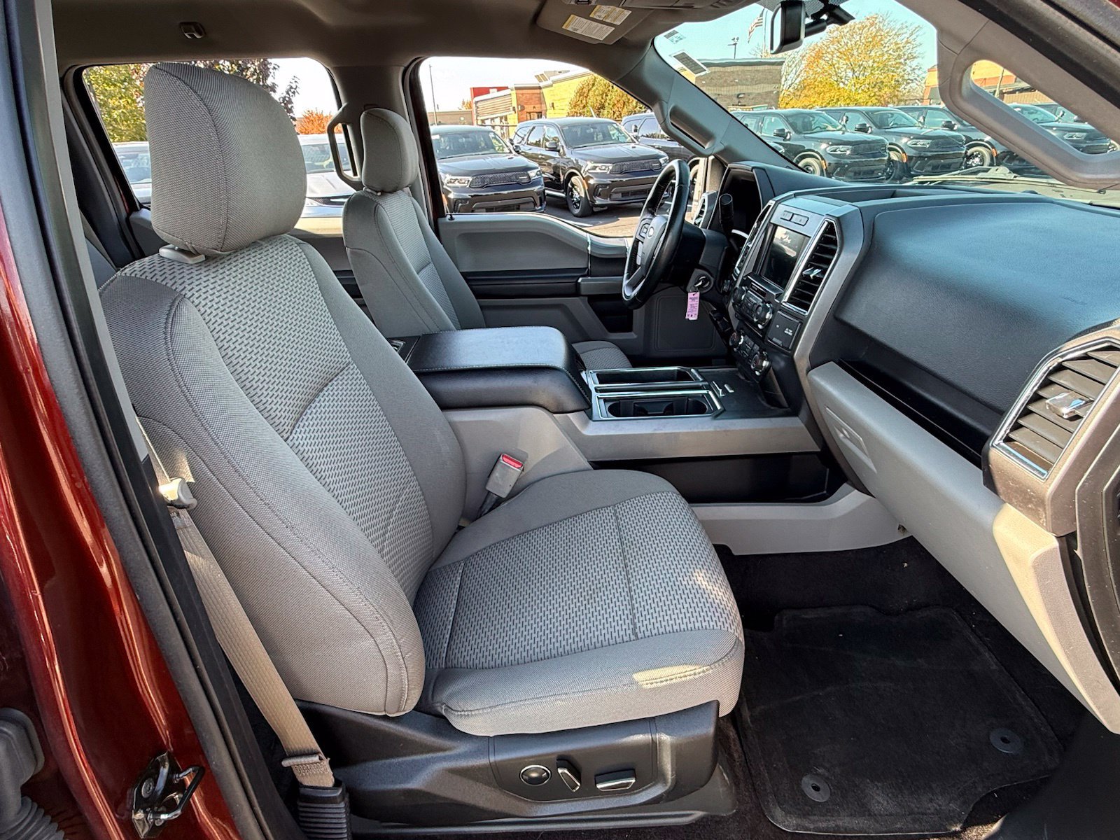 Used 2016 Ford F150 XLT w/ Equipment Group 302A Luxury AWD/4WD image 17