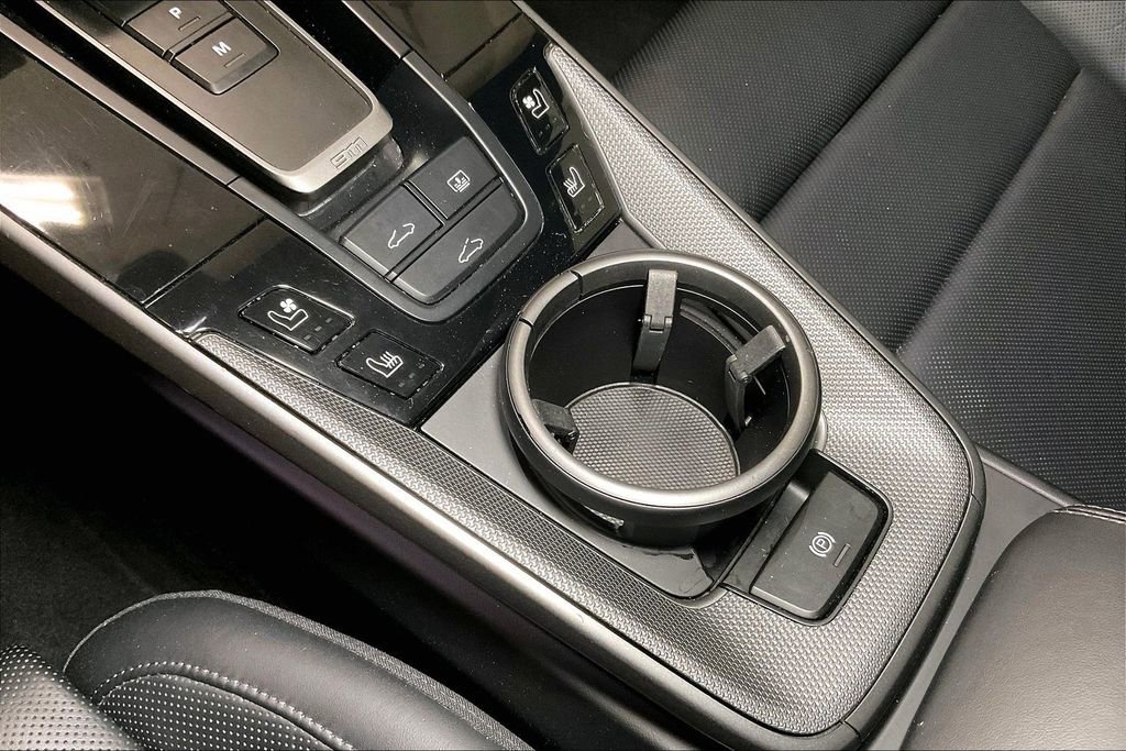 Used 2024 Porsche 911 Carrera 4S w/ Premium Package image 35