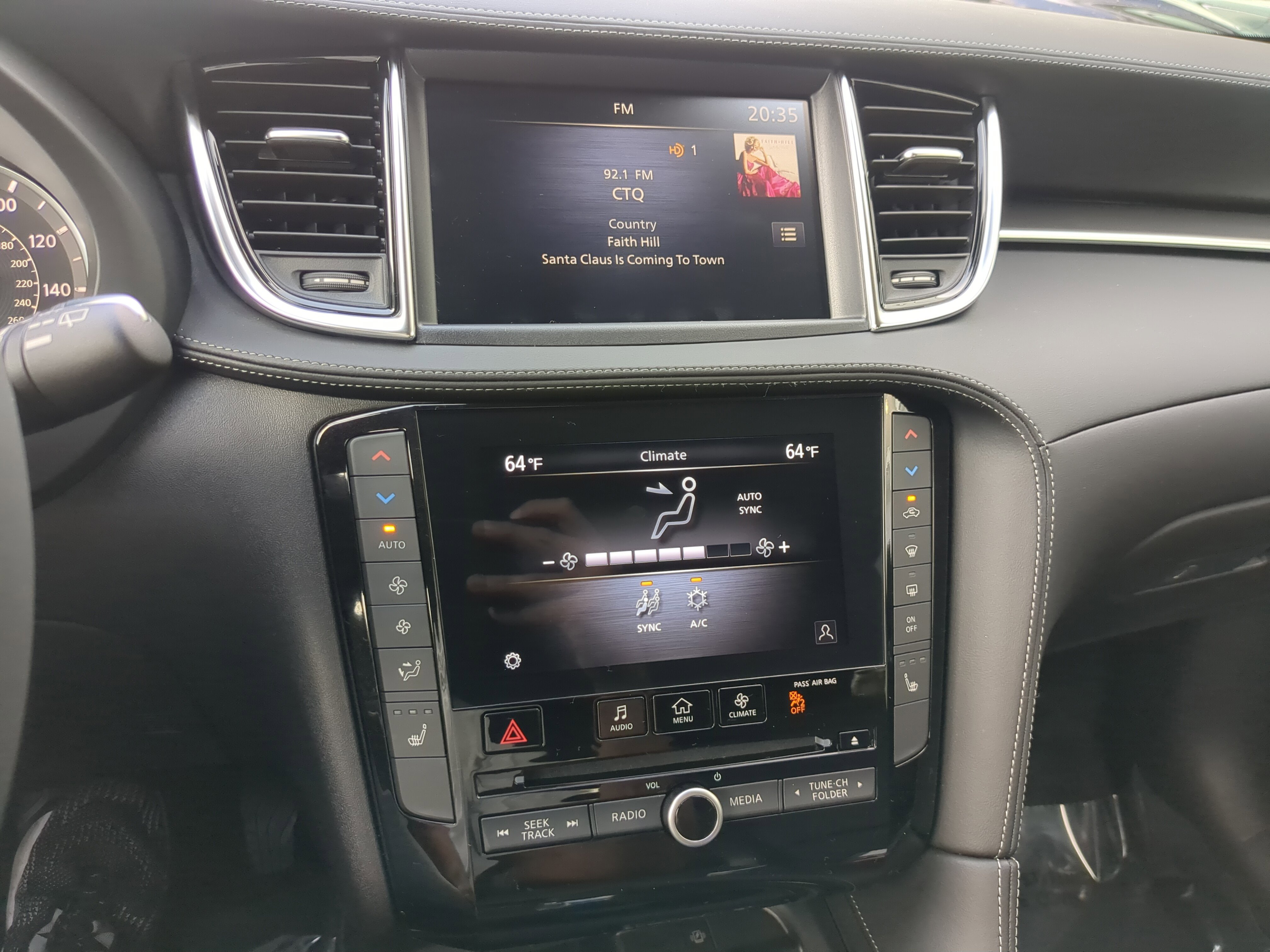 New 2025 INFINITI QX50 Luxe image 25