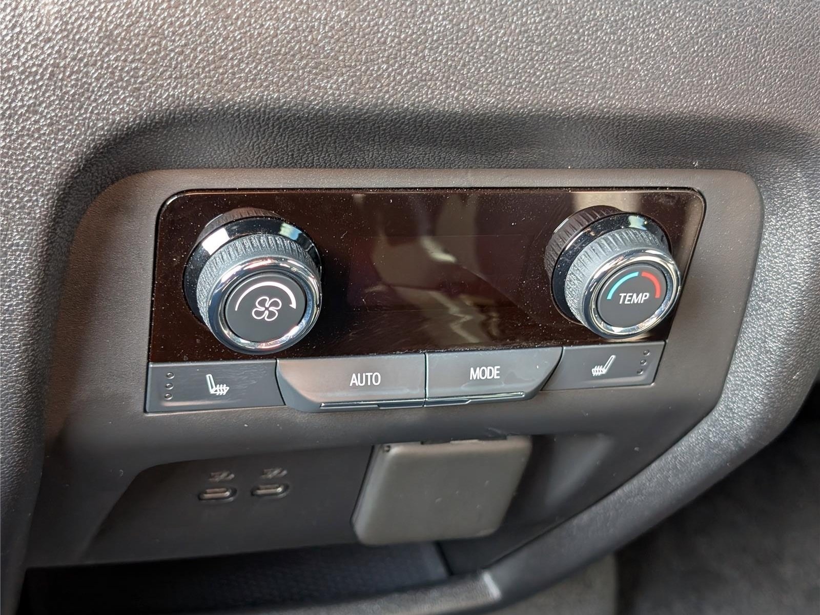 Used 2024 Chevrolet Traverse RS w/ LPO, Floor Liner Package AWD/4WD image 19