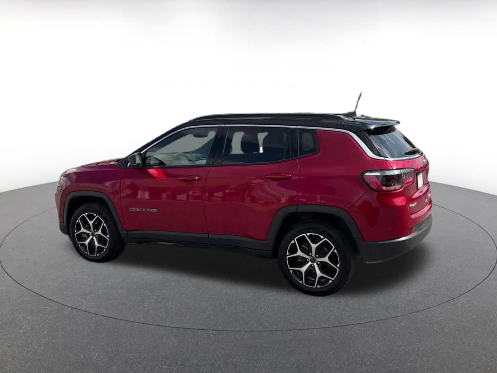 Used 2025 Jeep Compass Limited AWD/4WD image 9
