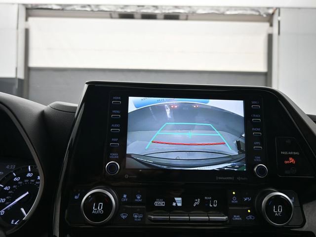 Used 2021 Toyota Highlander XLE image 21