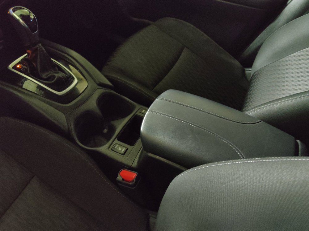 Used 2019 Nissan Rogue SV image 26