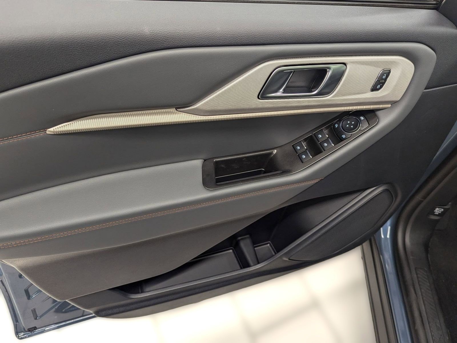 New 2026 Ford Explorer Active w/ Active Comfort Package image 10