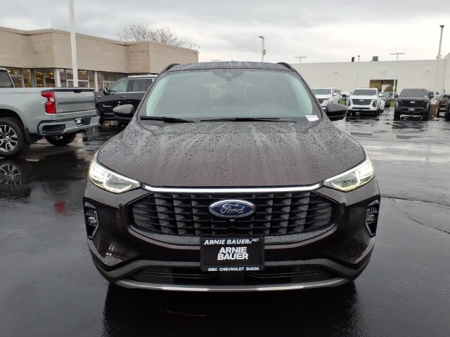 Used 2023 Ford Escape Platinum AWD/4WD image 12