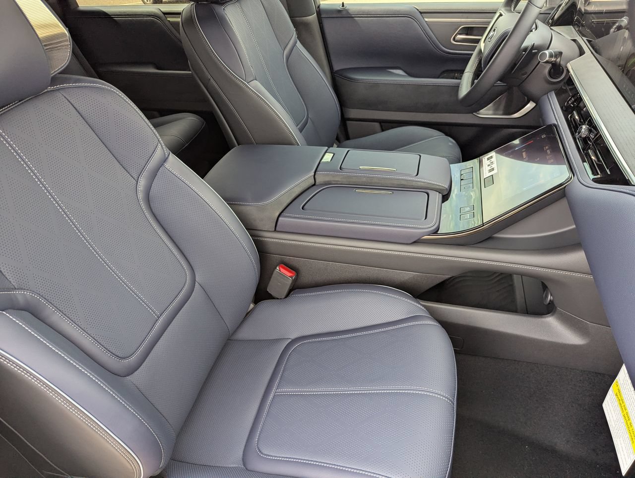 New 2027 INFINITI QX80 Sensory AWD/4WD image 29