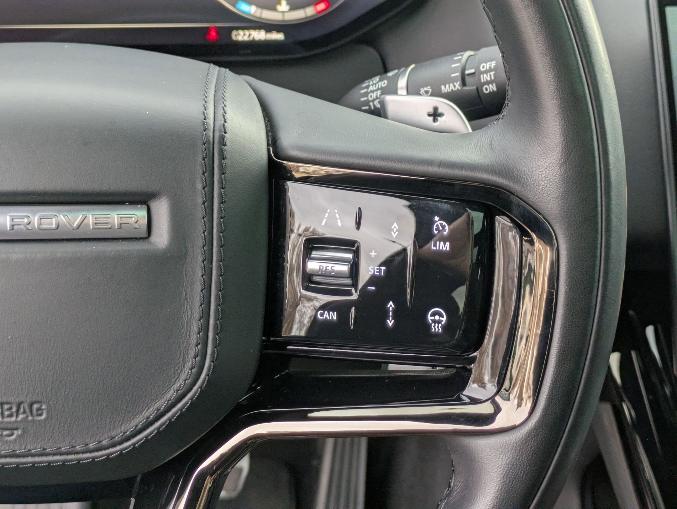Used 2023 Land Rover Range Rover Sport SE Dynamic image 17