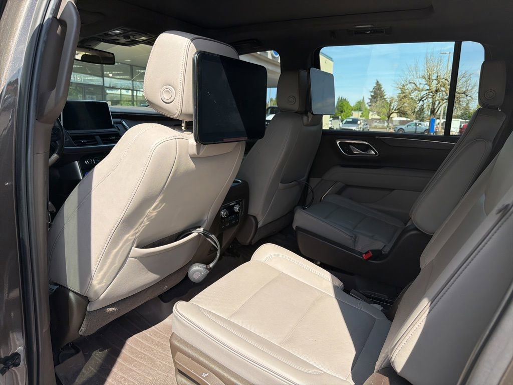 Used 2021 GMC Yukon XL SLT w/ SLT Luxury Plus Package AWD/4WD image 7