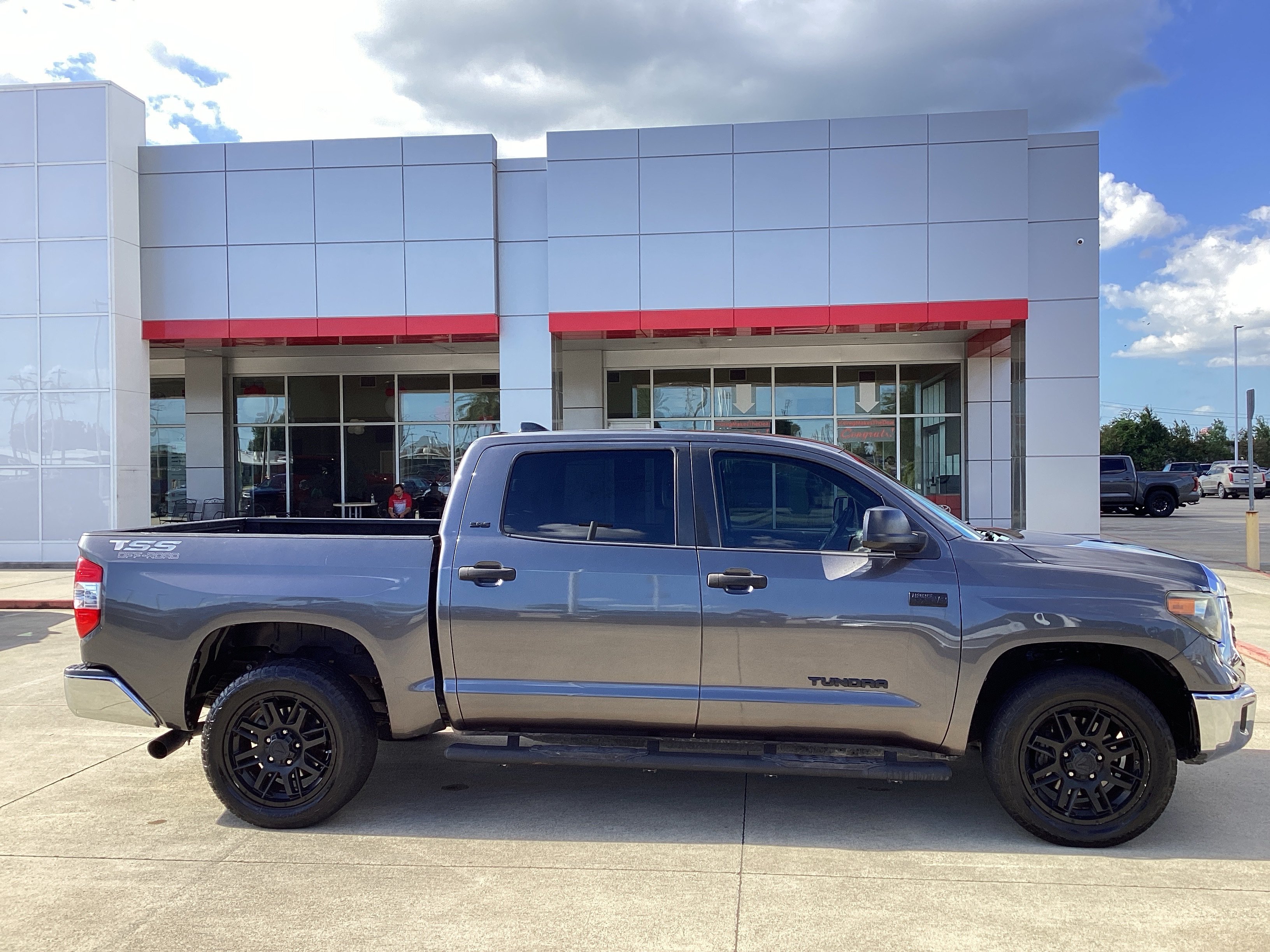 Used 2021 Toyota Tundra SR5 w/ SR5 Leather Package RWD image 8