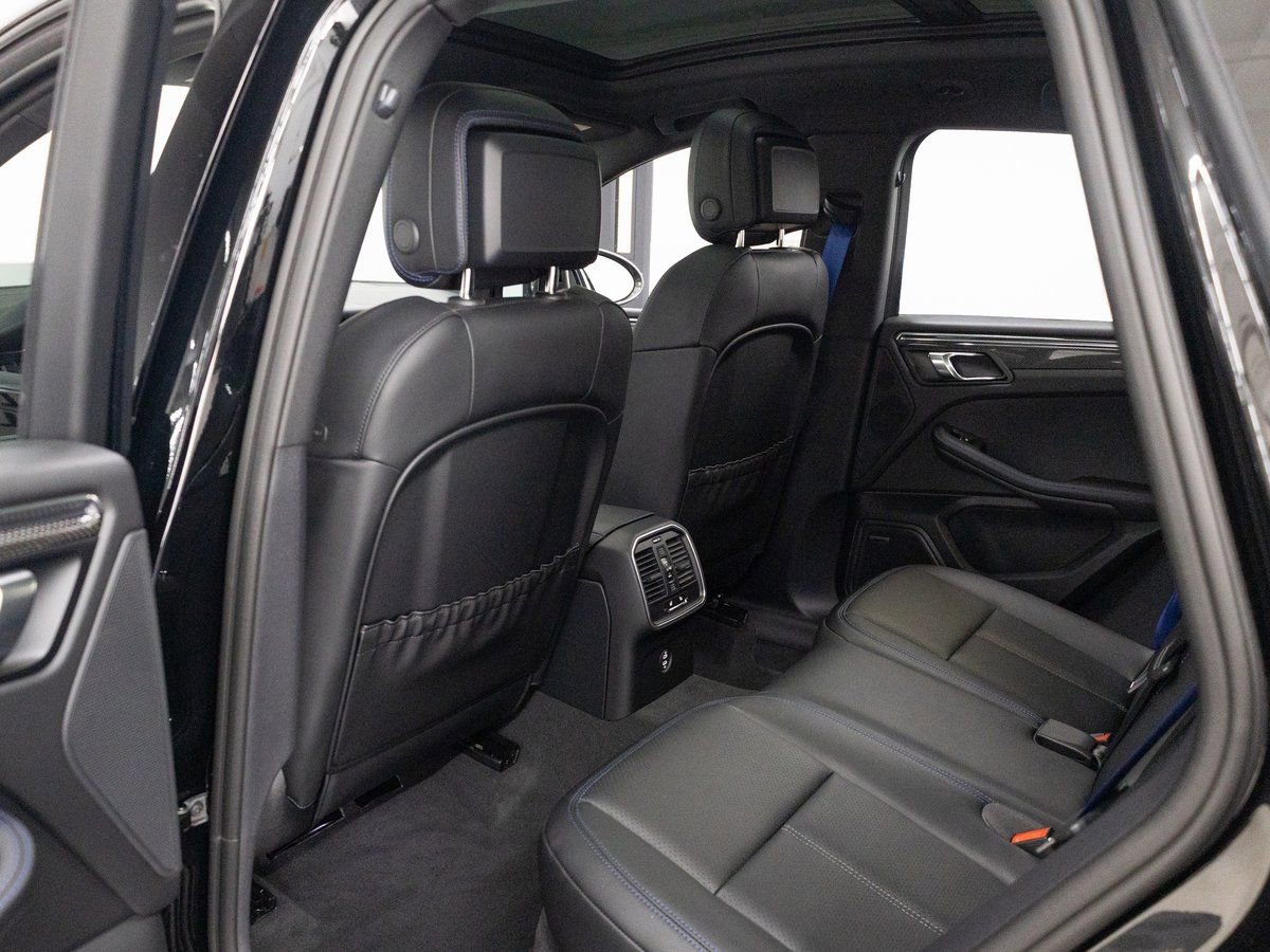 New 2026 Porsche Macan Turbo image 21