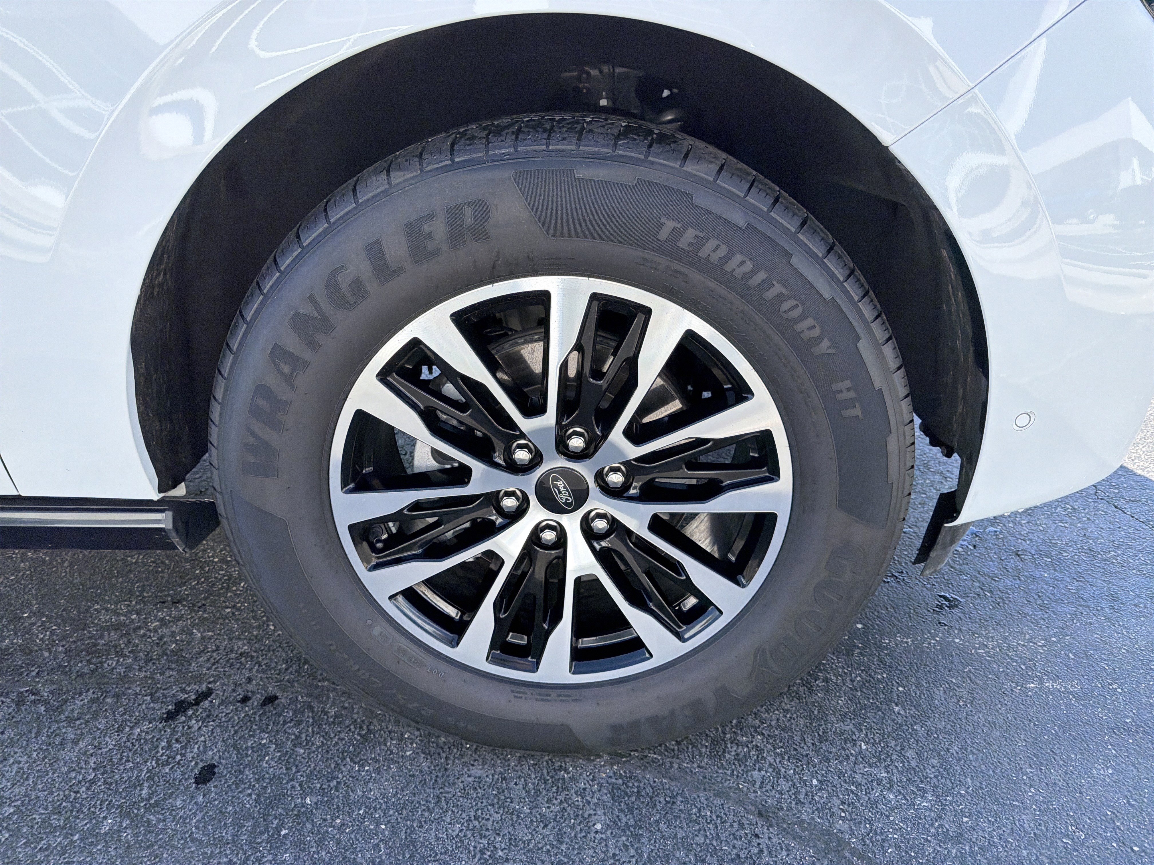 Certified 2025 Ford Expedition Platinum AWD/4WD image 19