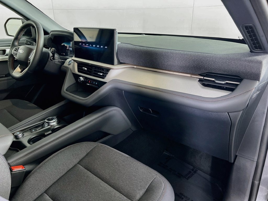 New 2027 Ford Explorer Active AWD/4WD image 30