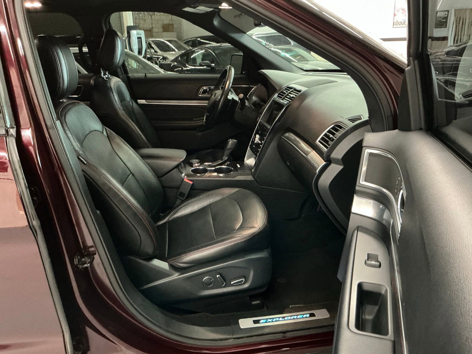 Used 2018 Ford Explorer Sport w/ Equipment Group 401A image 12