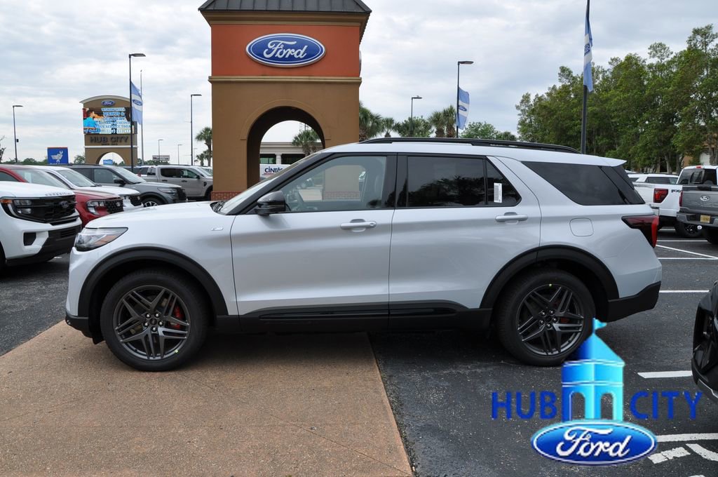 New 2026 Ford Explorer ST-Line RWD image 2