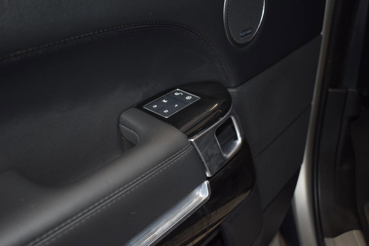 Used 2017 Land Rover Range Rover Supercharged image 30