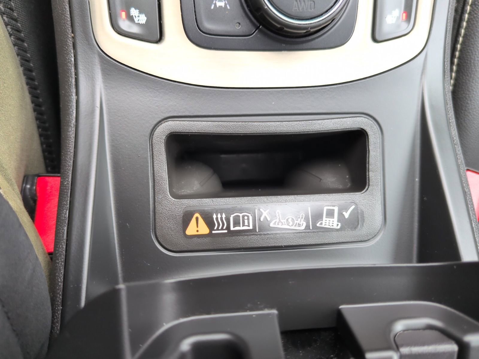 Used 2024 GMC Terrain Denali image 29