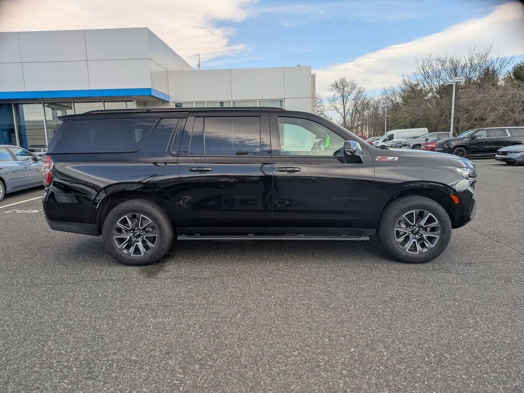 Used 2023 Chevrolet Suburban Z71 w/ Luxury Package image 4