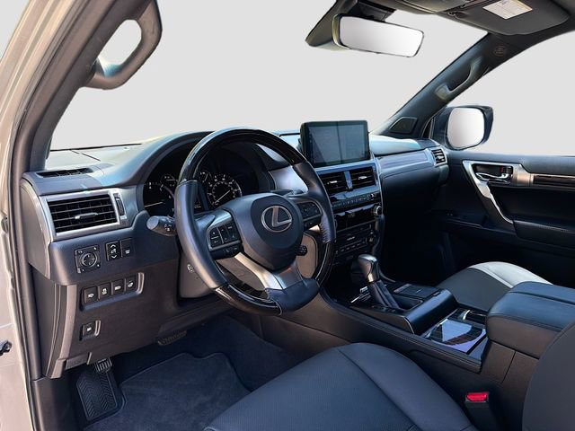 Used 2023 Lexus GX 460 Premium w/ Accessory Package AWD/4WD image 27