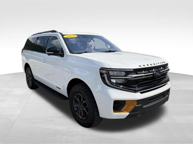 Used 2025 Ford Expedition Tremor AWD/4WD image 8