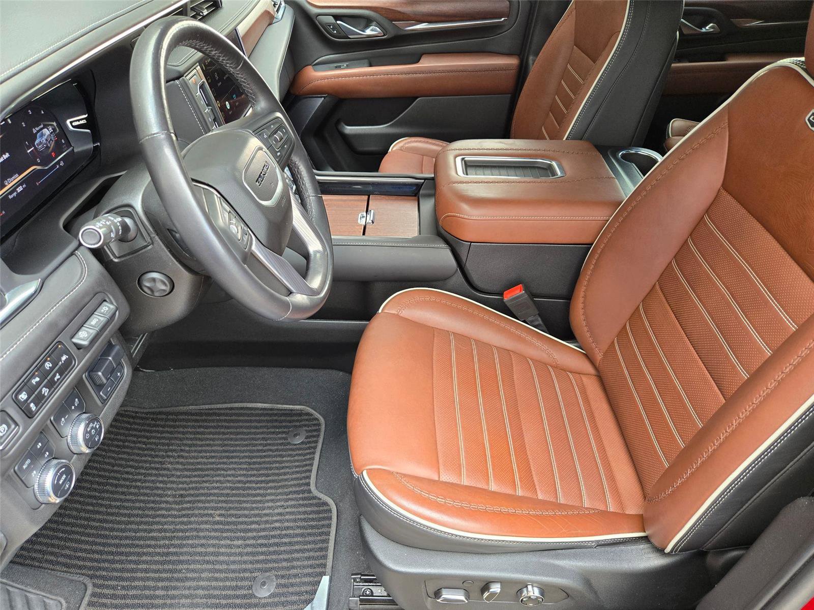 Used 2023 GMC Yukon Denali Ultimate AWD/4WD image 11