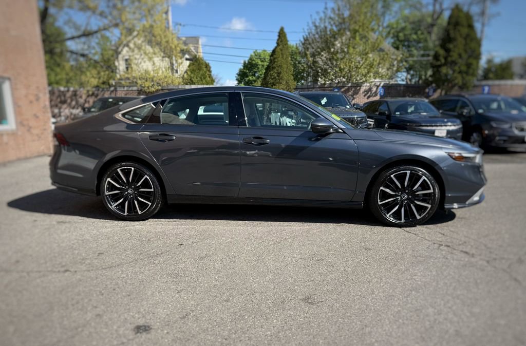 Used 2024 Honda Accord Touring image 4