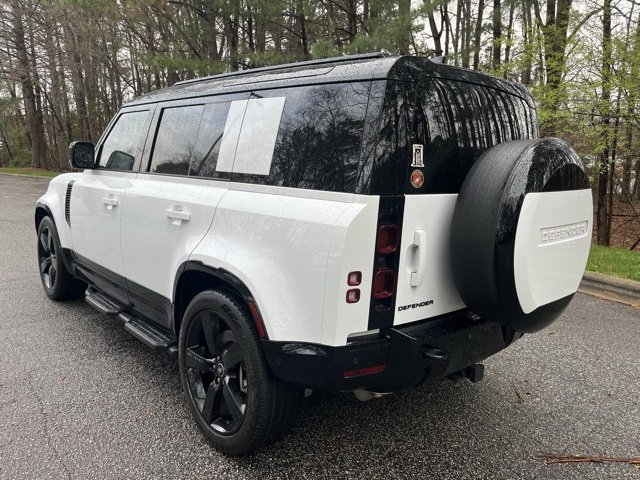 Certified 2025 Land Rover Defender 110 X-Dynamic SE image 7