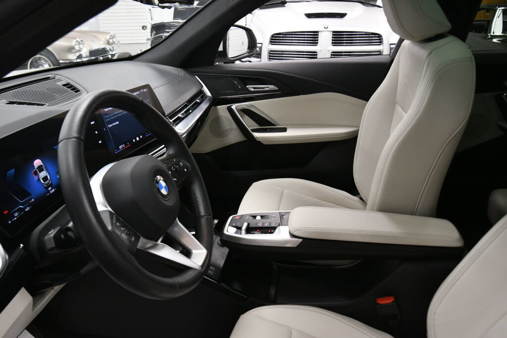 Used 2026 BMW X2 xDrive28i AWD/4WD image 21