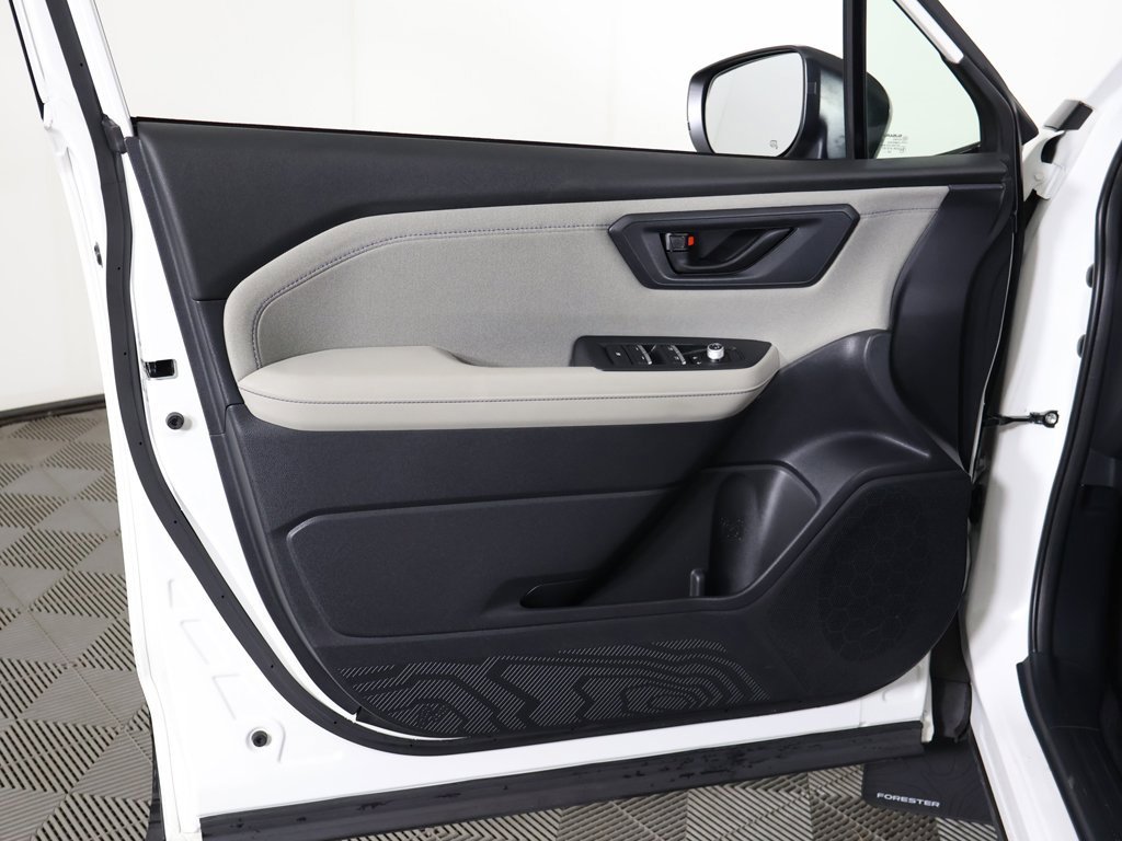 Used 2025 Subaru Forester Premium image 23