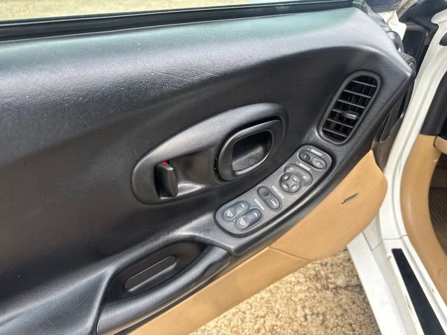 Used 2004 Chevrolet Corvette Coupe w/ Roof Package RWD image 16