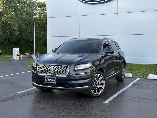 Used 2022 Lincoln Nautilus Reserve AWD/4WD image 2