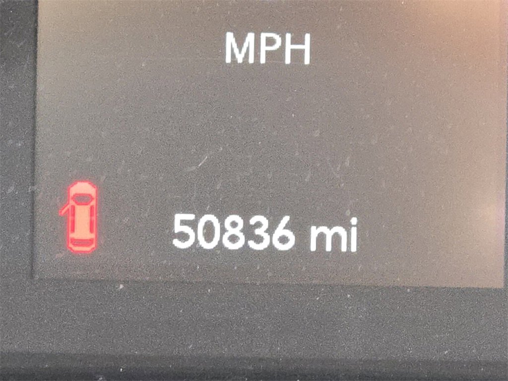 Used 2020 Jeep Cherokee Latitude Plus image 23