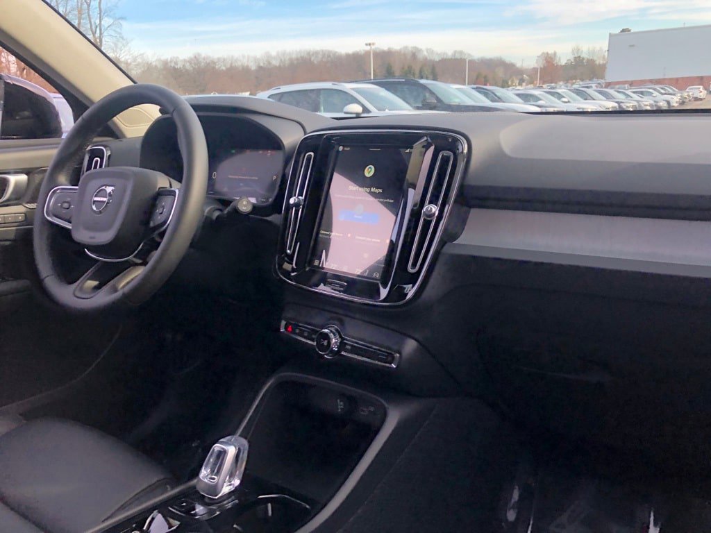 New 2026 Volvo XC40 B5 Ultra w/ Protection Package Premier AWD/4WD image 18