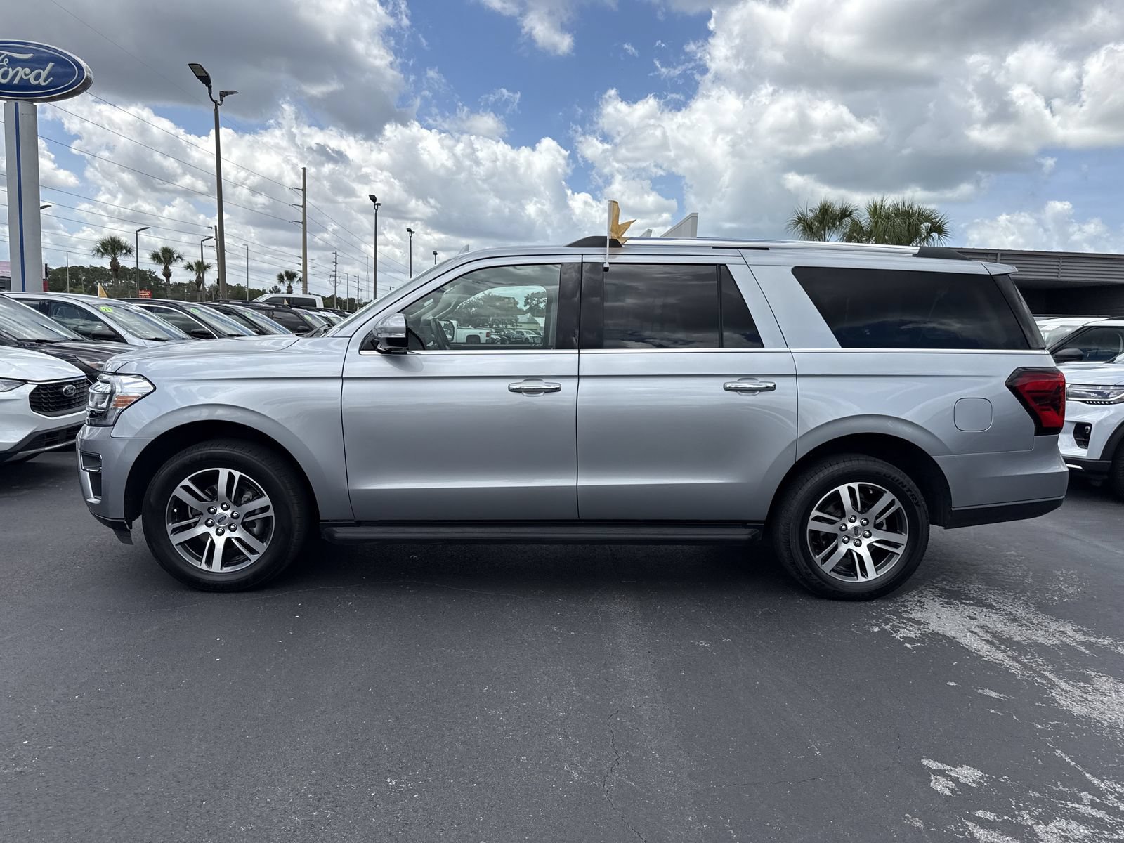 Certified 2024 Ford Expedition Max Limited RWD image 9