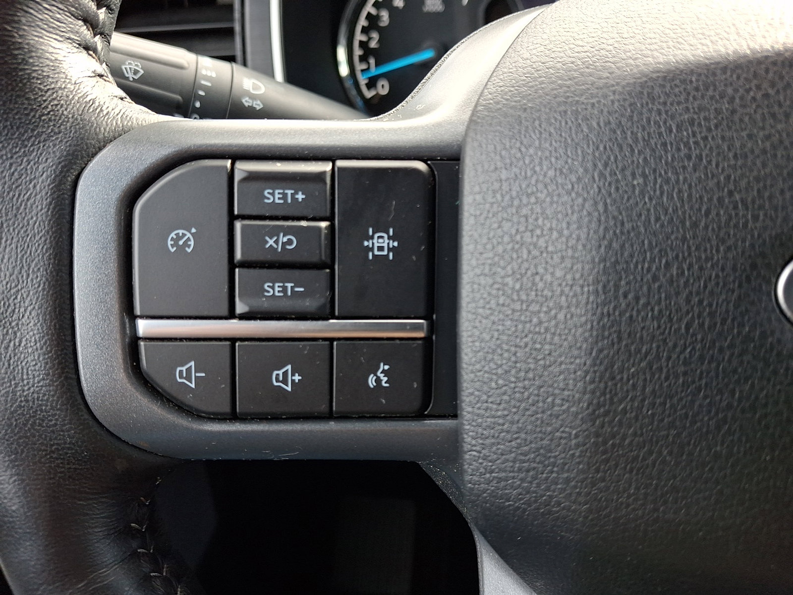 Certified 2022 Ford F150 XLT w/ Equipment Group 302A High image 20