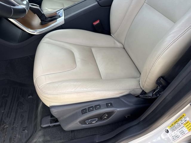 Used 2017 Volvo XC60 T5 Inscription w/ Preferred Option Package image 15