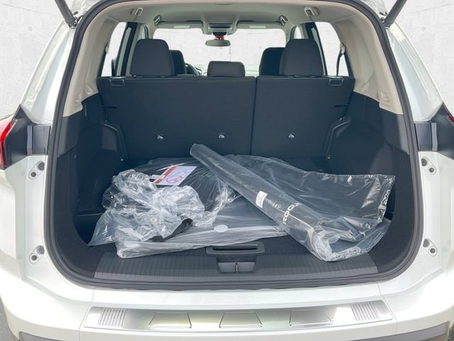 New 2026 Nissan Rogue SV w/ Cold Weather Package AWD/4WD image 32