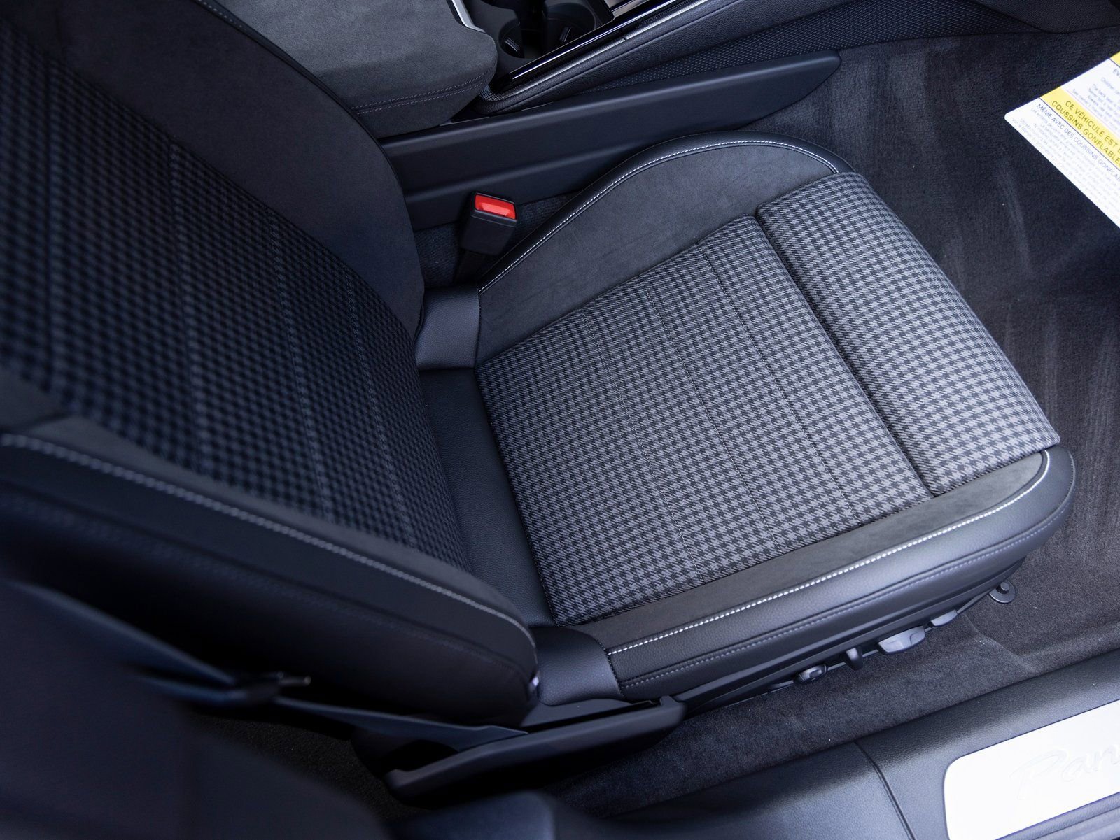 Used 2025 Porsche Panamera 4 image 35