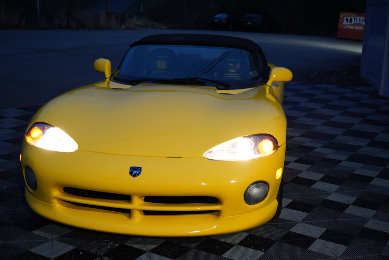 Used 1994 Dodge Viper RT/10 image 14