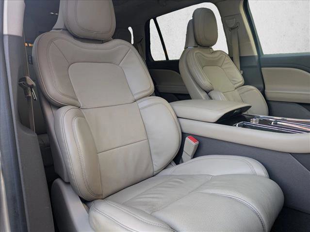 Used 2020 Lincoln Aviator Reserve w/ Equipment Group 202A image 24